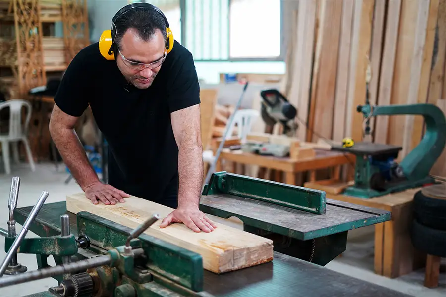 ویژگی‌های یک نجار خوب و چگونگی انتخاب آن