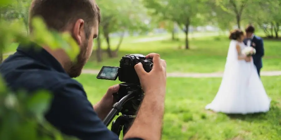 راهنمای انتخاب عکاس عروسی متناسب با بودجه شما