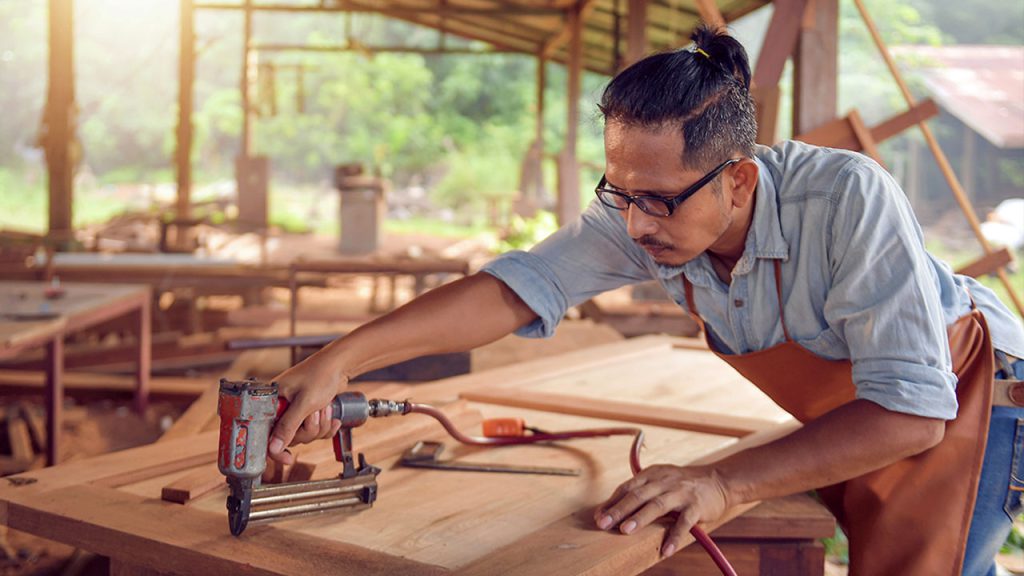 ویژگی‌های یک نجار خوب و چگونگی انتخاب آن