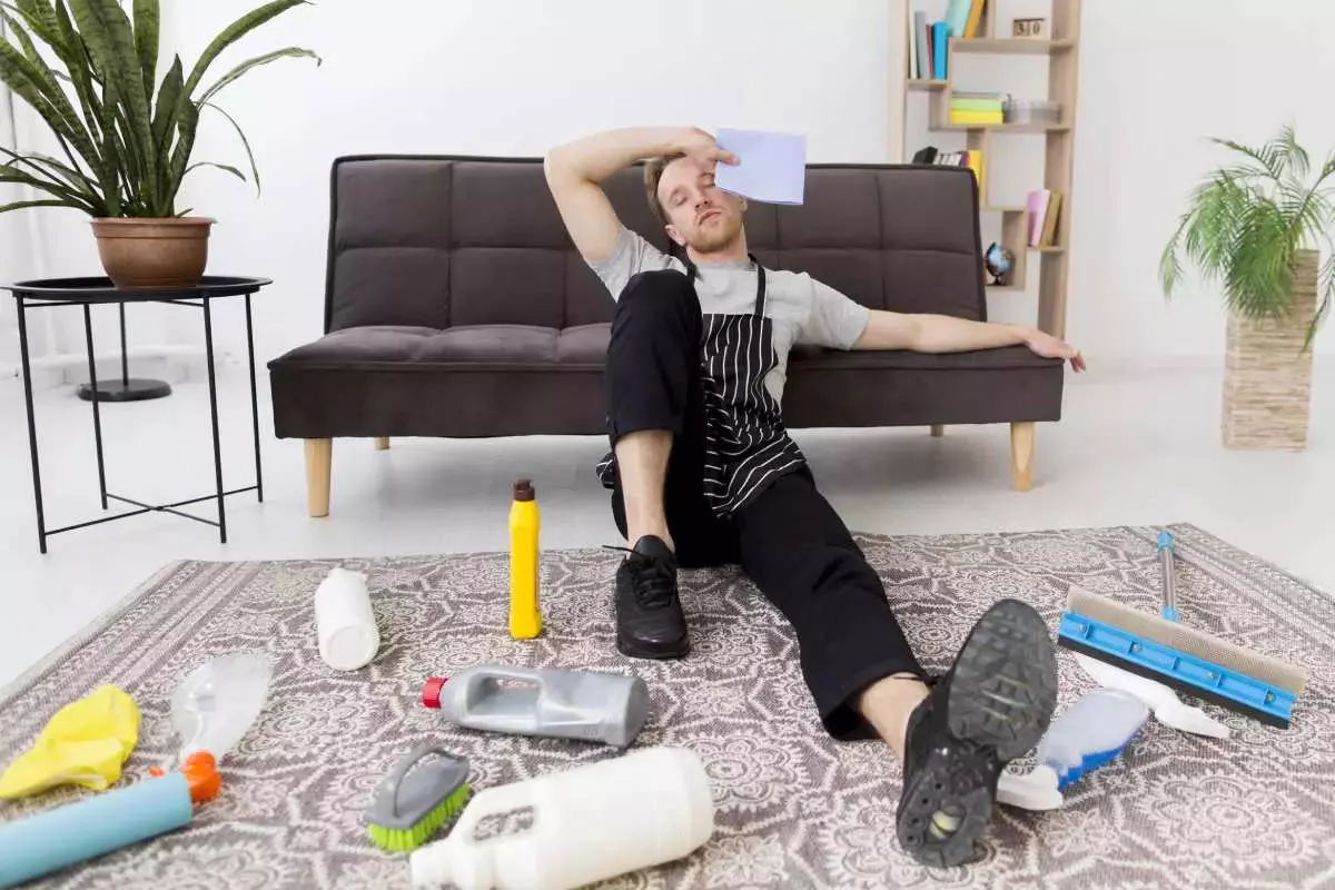 ۱۰ ترفند ساده و کارآمد برای تمیز کردن فرش