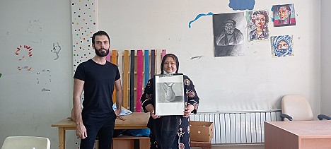 آموزش طراحی و نقاشی و انجام سفارشات و ارسال با پست به تمام نقاط ایران
